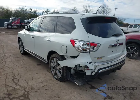 2016 Nissan Pathfinder Platinum z USA, uszkodzony, nr VIN 5N1AR2MM8GC620599